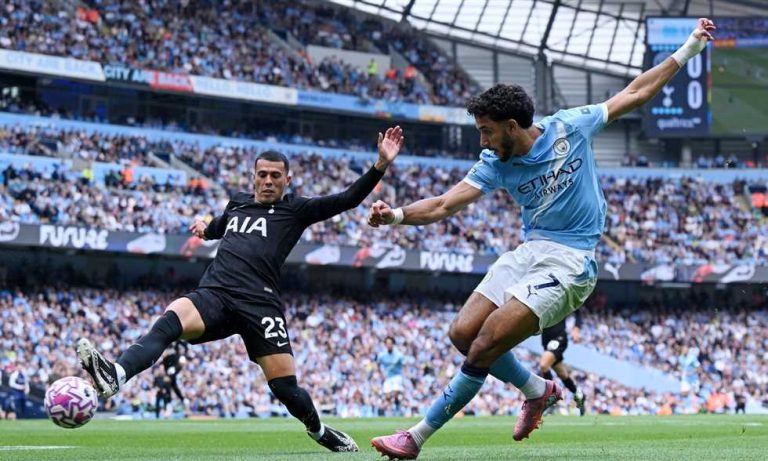 مباشر الدوري الإنجليزي - برايتون (0)-(0) مانشستر سيتي
                
                يقدم لكم FilGoal.com تغطية مباشرة لمواجهة برايتون ضد مانشستر سيتي في الدوري الإنجليزي.
                الأحد، 31 أغسطس 2025 - 15:54