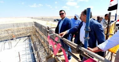 تفقدات مثيرة: وزير الإسكان يراجع مشروع محطة تحلية المياه وكومباوند مزارين بالعلمين الجديدة