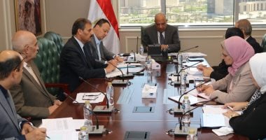 تقدم حاسم لوزير الكهرباء في حل التشابكات المالية والقانونية بين القابضة والنقل
