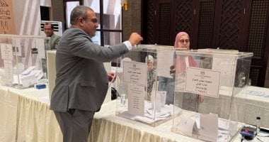 المصريون فى أذربيجان يدلون بأصواتهم فى انتخابات مجلس الشيوخ.. صور