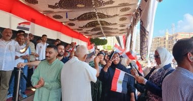 انتخابات مجلس الشيوخ.. شاهد توافد حشود من الناخبين على لجان مصر الجديدة 