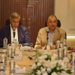 توقيع بروتوكول هام لتوريد 120 أتوبيس غاز من "النصر للسيارات" بين وزير قطاع الأعمال ومحافظ الإسكندرية