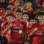 جماهير الأهلي تهاجم اللاعبين وريبيرو.. وتدخل لتهدئة غضب المدرجات