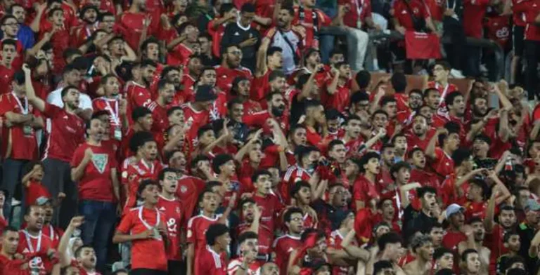 جماهير الأهلي تهاجم اللاعبين وريبيرو والخطيب بـ 10 هتافات بعد الخسارة أمام بيراميدز