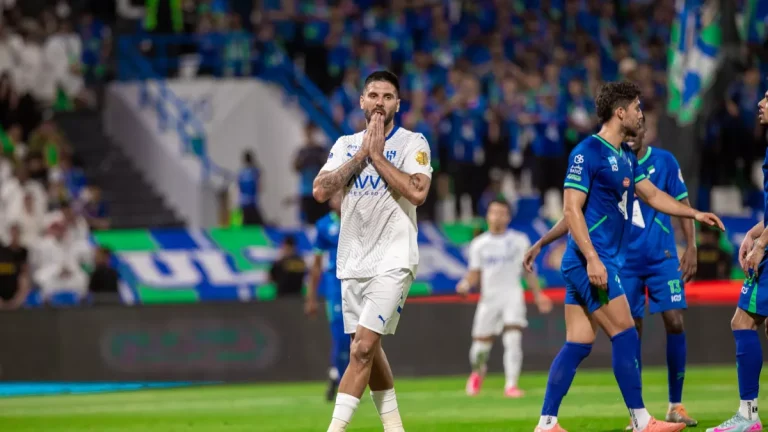 جماهير الهلال تزلزل "إكس" بعد تعاقد الفتح مع دارسي رسميا
