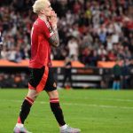 جماهير مانشستر يونايتد تخرب ملصق لـ جارناتشو خارج الملعب
                
                خربت جماهير مانشستر يونايتد ملصق لأليخاندرو جارناتشو لاعب الفريق قبل مباراة أرسنال.
                الأحد، 17 أغسطس 2025 - 18:25