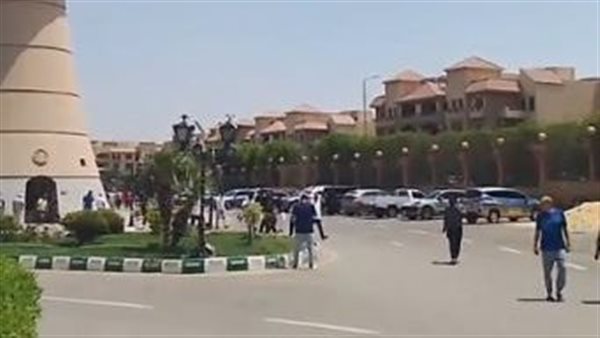 بحضور أشرف زكي.. تشييع جنازة الفنان سيد صادق بمسجد الشرطة في الشيخ زايد| بث مباشر 
 08/08/2025 02:35 م