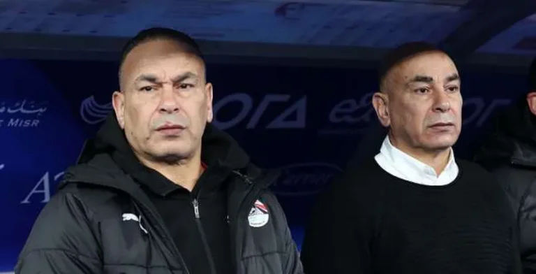 جهاز منتخب مصر يتابع مباراة الزمالك والمقاولون العرب