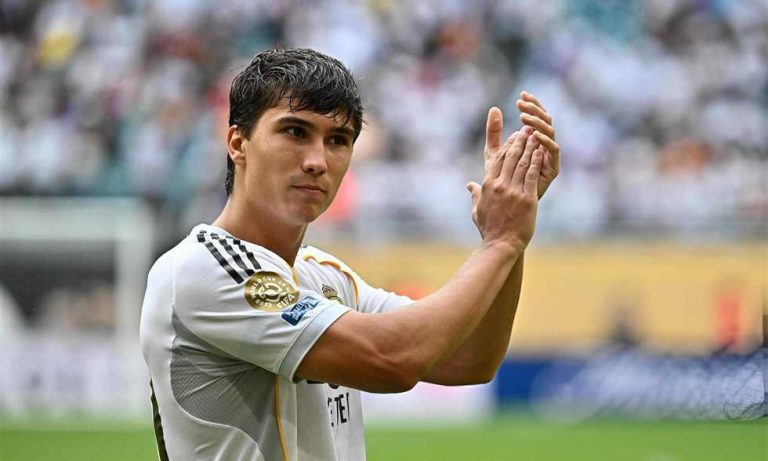 جونزالو جارسيا يمدد تعاقده مع ريال مدريد
                
                أعلن نادي ريال مدريد تجديد تعاقد جونزالو جارسيا حتى 2030.
                الجمعة، 08 أغسطس 2025 - 22:48