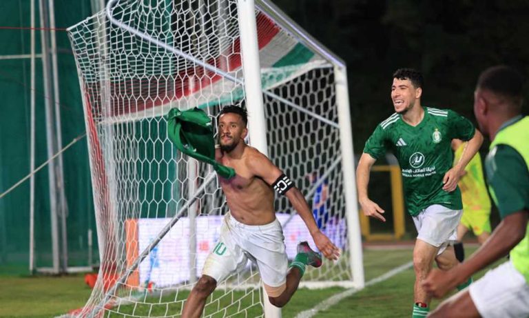 الـ 14 في تاريخه.. حسام البدري يقود أهلي طرابلس للتتويج بالدروي الليبي
                
                توج أهلي طرابلس بلقب الدوري الليبي تحت قيادة حسام البدري بعد ختام المسابقة.
                الثلاثاء، 12 أغسطس 2025 - 23:03