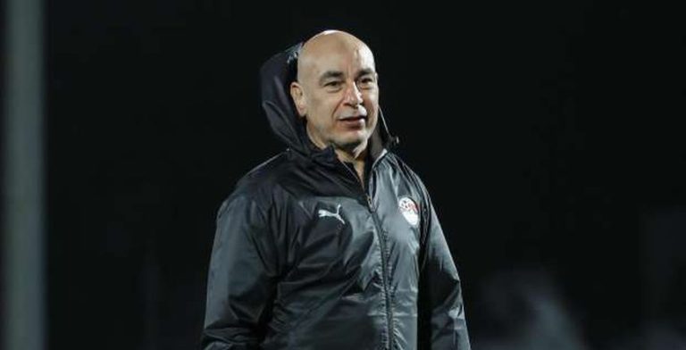خالد الغندور: حسام حسن طلب غلق استاد القاهرة 10 أيام لأجل المنتخب