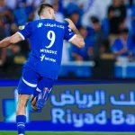 بقيادة الهلال والنصر.. خطر "الرحيل" يهدد 5 من نجوم دوري روشن