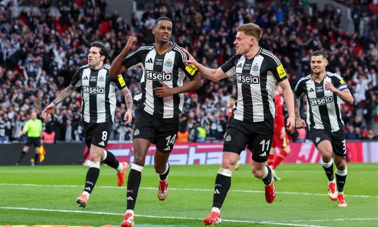 ديلي ميل: مانشستر يونايتد يفسد صفقة انتقال إيزاك إلى ليفربول
                
                بحسب صحيفة ديلي ميل الإنجليزية، فإن فرص انتقال ألكساندر إيزاك مهاجم نيوكاسل يونايتد إلى ليفربول ستتراجع بسبب صفقة قد يجريها مانشستر يونايتد.
                الجمعة، 01 أغسطس 2025 - 00:29
