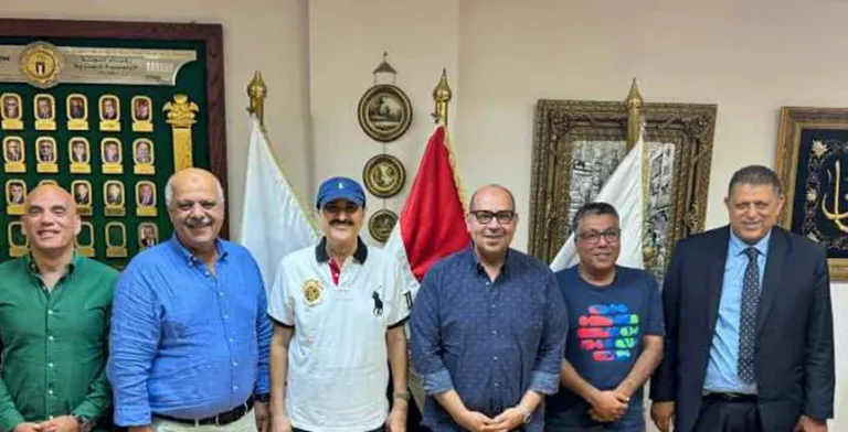 رئيس «الأولمبية» يستقبل وفد الاتحادين الكويتي والعربي للسباحة لتعزيز التعاون الرياضي