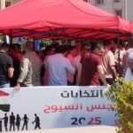 رئيس لجنة انتخابية فى البحيرة يرفض ترك اللجنة رغم وفاة والده قبل وصول بديل