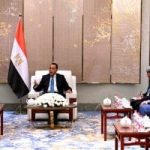 رئيس الوزراء يجتمع مع رئيس "تيدا" الصينية القابضة