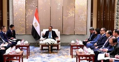 رئيس الوزراء يجتمع مع رئيس "تيدا" الصينية القابضة