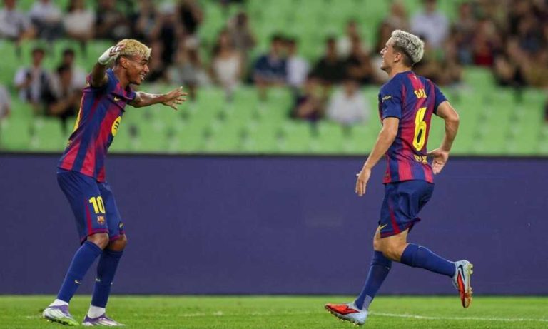 راشفورد يفتتح أهدافه وجافي يسجل ثنائية في فوز برشلونة على دايجو بخماسية وديا
                
                افتتح ماركوس راشفورد أهدافه بقميص برشلونة بعد تسجيل هدفا أمام دايجو الكوري في المباراة الودية التي جمعت بين الفريقين.
                الإثنين، 04 أغسطس 2025 - 15:58