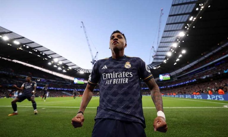 آس: رودريجو يستقر على البقاء مع ريال مدريد وكسب ثقة ألونسو
                
                استقر رودريجو جناح ريال مدريد على الاستمرار مع النادي وعدم الرحيل هذا الصيف.
                الإثنين، 04 أغسطس 2025 - 14:53