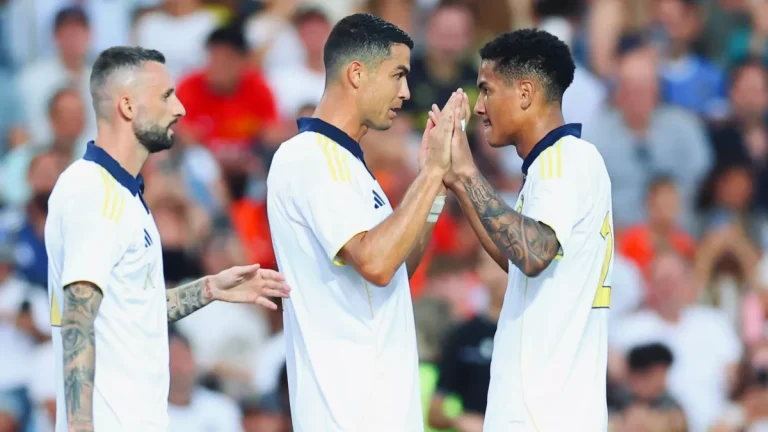هاتريك رونالدو يقود النصر لانتصار عريض على ريو أفي وديا