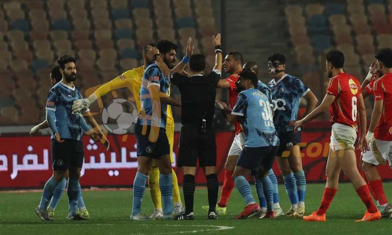 رويز يراسل الاتحادات الأوروبية لتجهيز حكم مباراة الأهلي وبيراميدز
                
                طلب النادي الأهلي من الاتحاد المصري لكرة القدم استقطاب طاقم تحكيم أجنبي لإدارة مباراة الفريق ضد منافسه بيراميدز.
                الثلاثاء، 19 أغسطس 2025 - 11:55