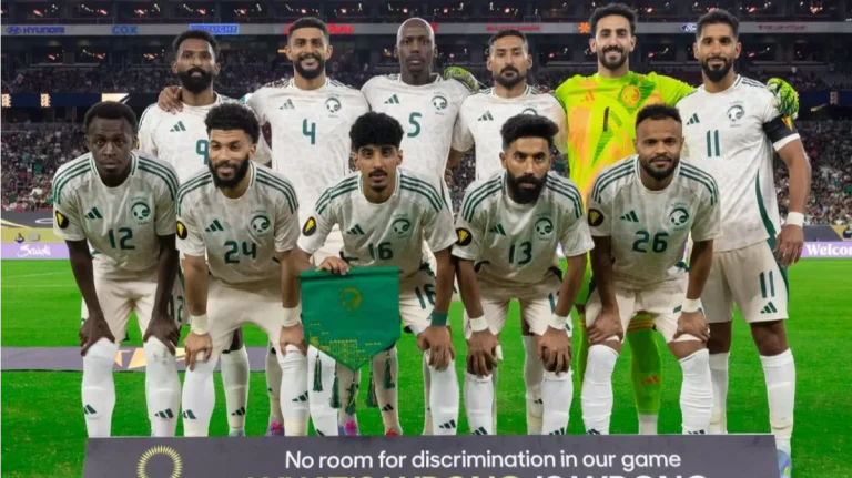 مفاجآت بالجملة.. رينارد يعلن قائمة المنتخب السعودي لمعسكر التشيك