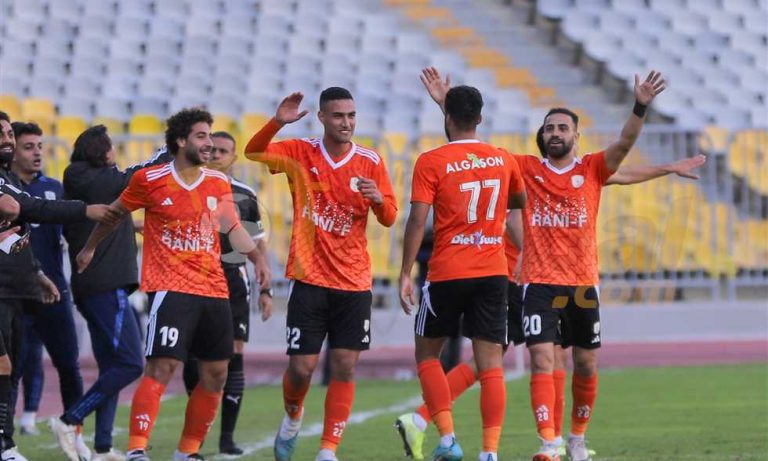 تقرير مغربي: زهير المترجي يعود لـ الوداد
                
                كشف موقع "رياضي مغربي" عن توصل زهير المترجي لاتفاق مع الوداد للعودة لصفوفه بالموسم الجديد.
                الأحد، 24 أغسطس 2025 - 23:36
