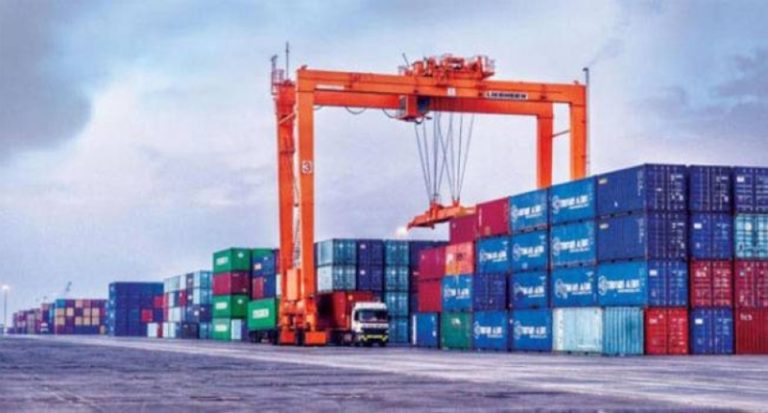 زيادة الصادرات غير البترولية بتقييم 18% تعكس نمو الاقتصاد الوطني وتحفيز الصناعات المحلية.