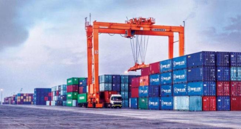 زيادة الصادرات غير البترولية بتقييم 18% تعكس نمو الاقتصاد الوطني وتحفيز الصناعات المحلية.