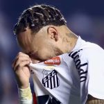 بمشاركة نيمار أمام كوتينيو.. سانتوس يسقط ضد فاسكو دا جاما بسداسية في الدوري البرازيلي
                
                سقط سانتوس على ملعبه بقيادة نيمار بستة أهداف دون مقابل ضمن منافسات الجولة العشرين من الدوري البرازيلي.
                الإثنين، 18 أغسطس 2025 - 09:57
