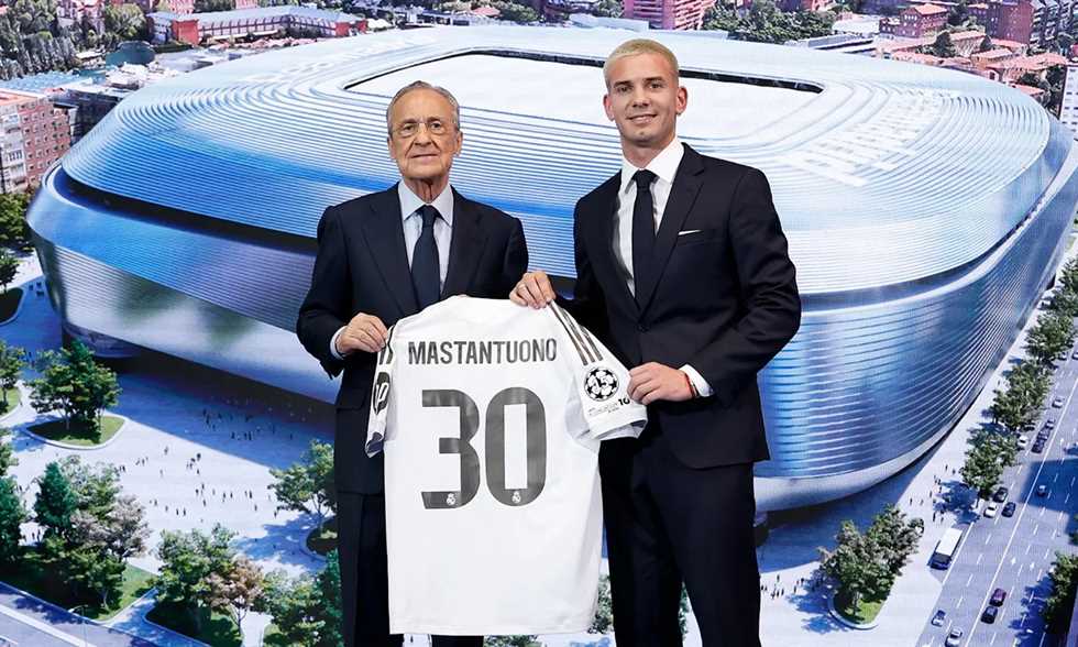 لماذا حصل ماستانتونو على رقم 30 مع ريال مدريد عكس لوائح الدوري الإسباني
                
                حصل الأرجنتيني فرانكو ماستانتونو لاعب ريال مدريد الجديد على القميص رقم 30 وهو ما يأتي عكس لوائح الدوري الإسباني.
                الخميس، 14 أغسطس 2025 - 15:28