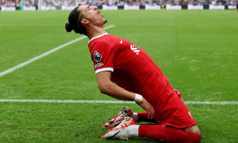 سكاي تكشف راتب داروين نونيز مع الهلال
                
                كشفت شبكة سكاي سبورت ألمانيا عن الراتب الذي سيحصل عليه داروين نونيز مهاجم ليفربول مع نادي الهلال السعودي بعدما اقتربت الصفقة من الإتمام.
                الخميس، 07 أغسطس 2025 - 11:25