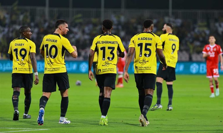 الرياضية: سلتا فيجو يطلب ضم مهاجم اتحاد جدة
                
                أوضحت جريدة الرياضية السعودية أن سلتا فيجو الإسباني طلب ضم طلال حاجي مهاجم اتحاد جدة الشاب.
                الأحد، 03 أغسطس 2025 - 15:46
