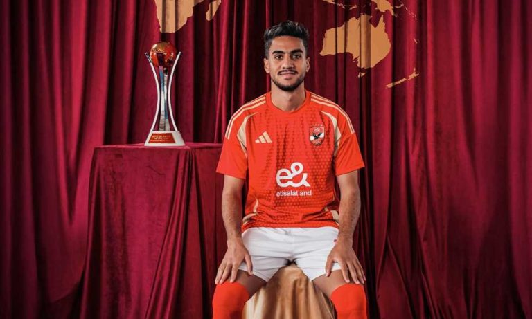 خبر في الجول - سمير محمد إلى بتروجت لمدة موسم على سبيل الإعارة
                
                أتم سمير محمد مهاجم الأهلي إجراءات انتقاله إلى نادي بتروجت خلال فترة الانتقالات الصيفية الجارية
                الإثنين، 04 أغسطس 2025 - 11:34