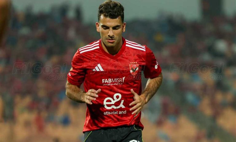 سويلم: هتافات جماهير الزمالك والأهلي ضد زيزو وحسام حسن؟ سنطبق اللوائح
                
                شدد ثروت سويلم المتحدث الرسمي لرابطة الأندية المصرية على أنه سيتم تطبيق اللائحة على جماهير الزمالك بسبب الهتافات ضد أحمد سيد "زيزو" لاعب الأهلي.
                الثلاثاء، 12 أغسطس 2025 - 11:46
