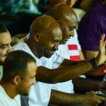 "نؤمن بالانتصار بوجودكم".. رسالة من شيكابالا لجماهير الزمالك بعد التعادل أمام المقاولون
                
                وجه محمود عبد الرازق "شيكابالا" قائد الزمالك السابق رسالة إلى جماهير النادي بعد التعثر أمام المقاولون العرب.
                الإثنين، 18 أغسطس 2025 - 12:58