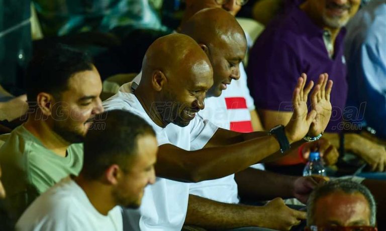 "نؤمن بالانتصار بوجودكم".. رسالة من شيكابالا لجماهير الزمالك بعد التعادل أمام المقاولون
                
                وجه محمود عبد الرازق "شيكابالا" قائد الزمالك السابق رسالة إلى جماهير النادي بعد التعثر أمام المقاولون العرب.
                الإثنين، 18 أغسطس 2025 - 12:58