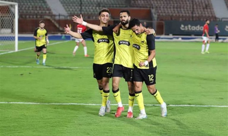 تشكيل دجلة - عبد العاطي أساسي أمام بيراميدز.. وكوبينا يقود الهجوم
                
                يتواجد محمد عبد العاطي في التشكيل الأساسي لنادي وادي دجلة خلال مواجهة بيراميدز...
                الجمعة، 08 أغسطس 2025 - 17:03
