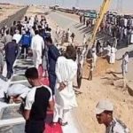 عربات قطار تخرج عن القضبان انقلاب مأساوي للقطار رقم 1935