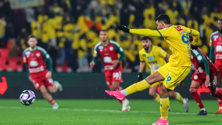 رد مفاجئ من عمر السومة على عروض الدوري العراقي
