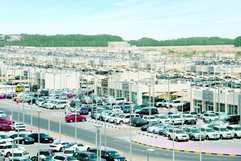 «عودة المدارس» ترفع الطلب على السيارات العائلية في الإمارات