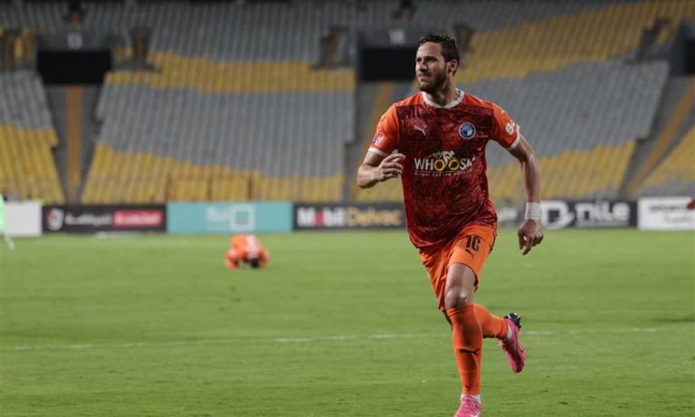 خبر في الجول - رمضان صبحي يتعافى من الإصابة.. ويورتشيتش يحسم موقفه أمام الإسماعيلي
                
                تعافى رمضان صبحي لاعب بيراميدز من الإصابة التي لحقت به وتسببت في غيابه أمام وادي دجلة في افتتاحية الدوري المصري.
                الأربعاء، 13 أغسطس 2025 - 00:39