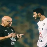 بعد ثنائي الزمالك.. مدافع الأهلي يعود لحسابات حسام حسن في منتخب مصر