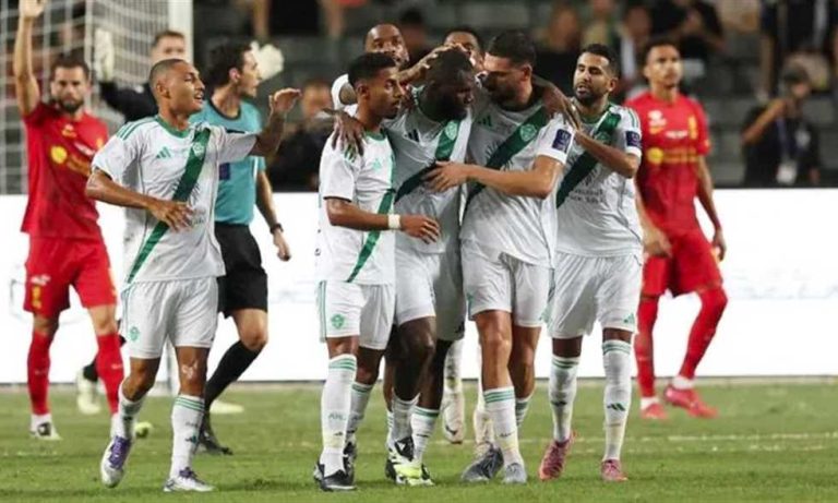 ثنائي الأهلي يغيب عن مواجهة النصر بنهائي السوبر السعودي
                
                يقترب ثنائي الأهلي السعودي عبد الإله الخيبري، وزياد الجهني عن الغياب عن مواجهة الفريق أمام النصر في السوبر السعودي.
                الخميس، 21 أغسطس 2025 - 21:36