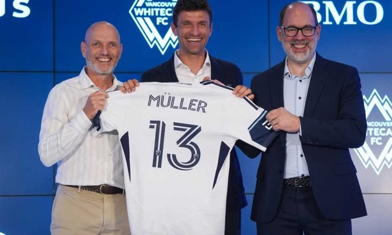 فانكوفر يتعادل أمام هوستون بالدوري الأمريكي في ظهور مولر الأول
                
                تعادل فانكوفر وايتكابس الكندي أمام هوستون دينامو بهدف لكل فريق ضمن منافسات الدوري الأمريكي.
                الإثنين، 18 أغسطس 2025 - 10:12