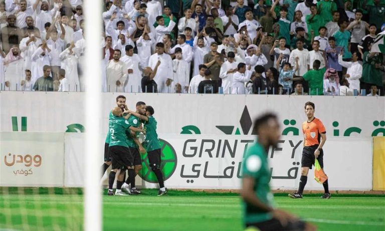 تقرير: فريق وحيد لن يلعب على أرضه في الدوري السعودي الممتاز
                
                ذكرت جريدة الجزيرة السعودية أن فريق النجمة سيكون الفريق الوحيد بين أندية الدوري السعودي الممتاز الذي لن يلعب مبارياته على أرضه.
                الإثنين، 04 أغسطس 2025 - 11:41