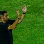 مران الزمالك - محاضرة بالفيديو من فيريرا.. وتدريبات خاصة لبدلاء مباراة مودرن
                
                ألقى البلجيكي يانيك فيريرا المدير الفني لفريق الزمالك محاضرة فنية بالفيديو على اللاعبين قبل انطلاق مران اليوم الجمعة، على ستاد الكلية الحربية، استعدادًا لمباراة فاركو المقبلة في مسابقة الدوري الممتاز.
                الجمعة، 22 أغسطس 2025 - 21:01