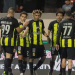 سر خطير وراء استبعاد نجم الاتحاد من قائمة السوبر السعودي .. "مضاربات بالأيدي"