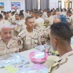 وزير الدفاع يلتقى بعدد من مقاتلى المنطقة الجنوبية العسكرية