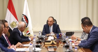 لقاء مرتقب بين وزير قطاع الأعمال وممثلي الاتحاد العام لنقابات عمال مصر لتعزيز التعاون في الشركات القابضة